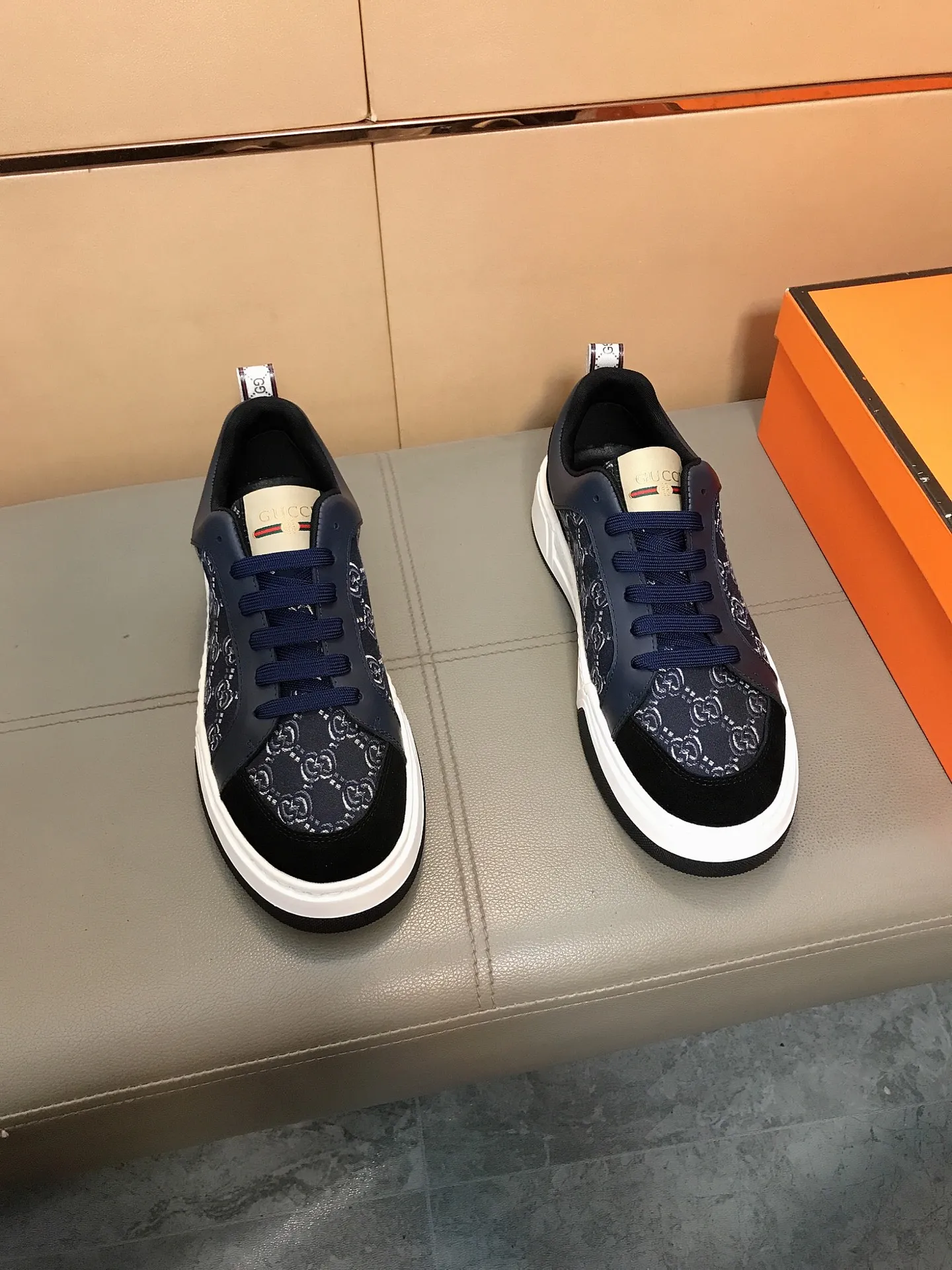 Ex-factory price 400 ⌚️⌚️[GUCCI] Gucci men’s casual shoes are absolutely popular 🔥The ultimate matching item for trendy men! Irresistible charm of super texture, the main recommendation, the upper is made of high-quality cowhide + printed fabric, sheep lining feet, wear-resistant rubber sole, noble and elegant! Extremely comfortable🎁🎁You can be as handsome as you want💪 Size 38-44!